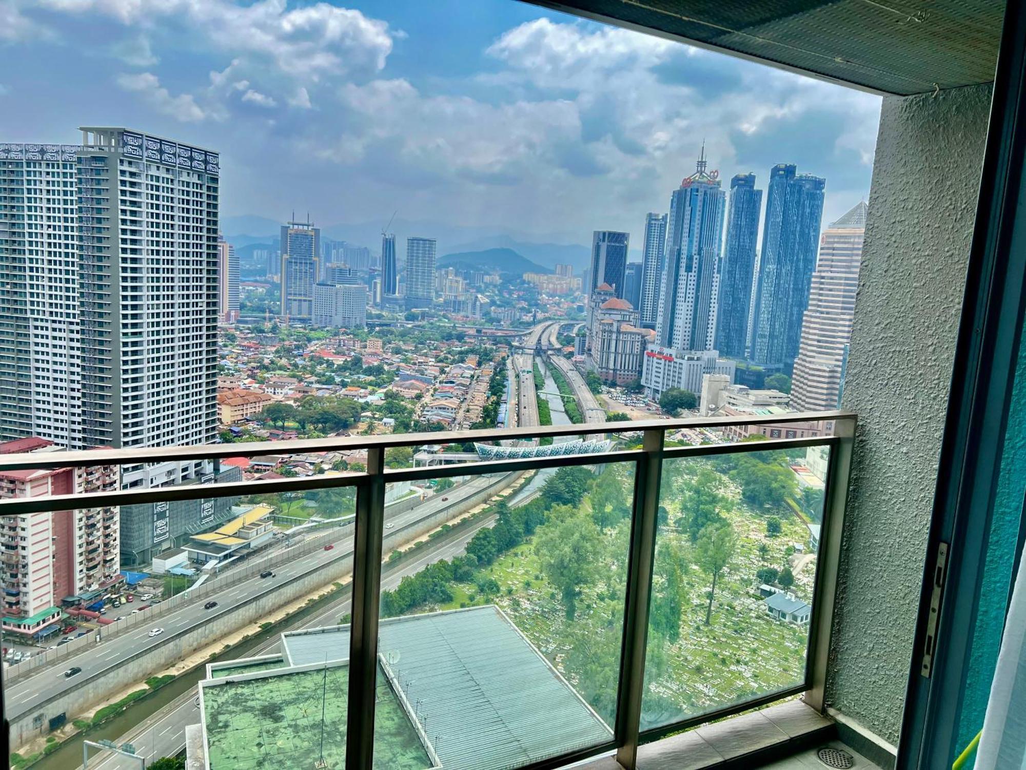 Summer Suites Klcc By Victorians Kuala Lumpur Exteriör bild